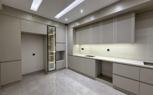 GÖVEÇLİKTE HAVUZLU SİTE İÇİ ULTRA LÜKS 3,5+1 DAİRE