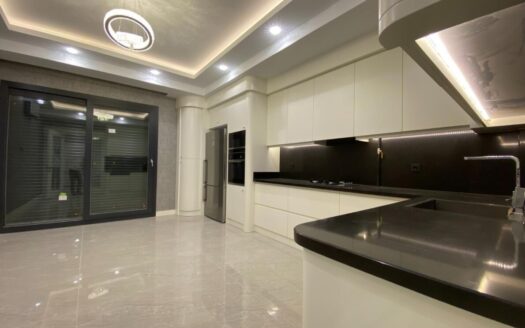 CİNKAYADA HAVUZ CEPHELİ 4+1 ULTRA LÜKS VE GENİŞ SİTE İÇİ DAİRE