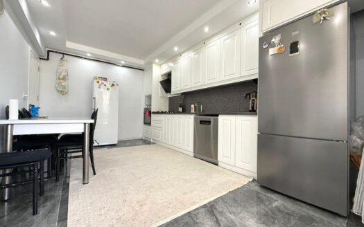 KARAHASANLIDA 3+1 175m2 GENİŞ LÜKS DAİRE FIRSATI