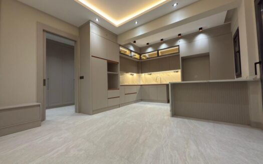 YENİŞAFAKTA MASAL PARK YAKINI 3,5+1 220m2 LÜKS DAİRE