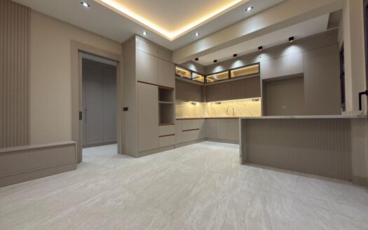 YENİŞAFAKTA MASAL PARK YAKINI 3,5+1 220m2 LÜKS DAİRE