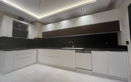 HAVUZ CEPHELİ ANKASTRELİ 3+1 192m2 SİTE İÇİ DAİRE