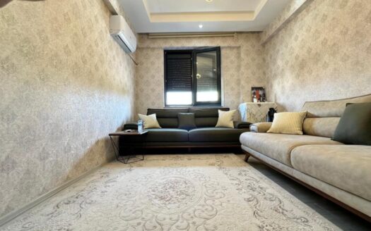 ŞEMİKLER’DE 2+1 ARAKT 2 YILLIK CAM BALKONLU FIRSAT DAİRE