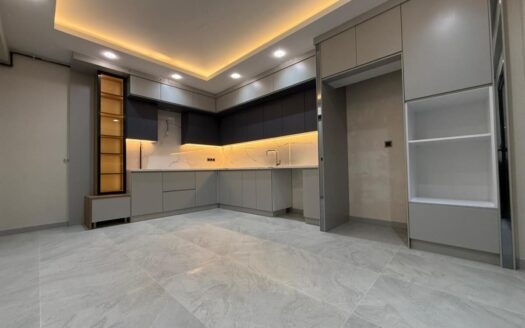 GÖVEÇLİKTE G.ODALI E.BANYOLU 185 m2 ULTRA LÜKS DAİRE