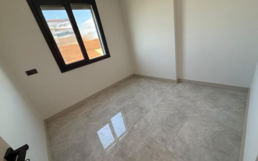 ŞEMİKLERDE HAVUZLU SİTE İÇİ 3+1 LÜKS DAİRELER