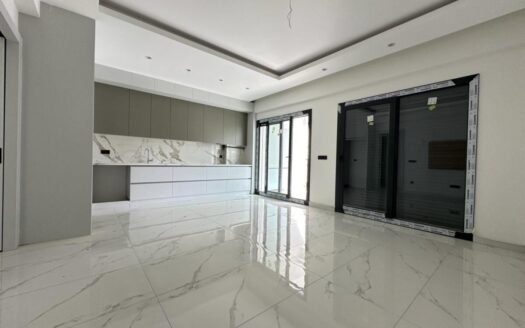 YENİŞAFAKTA HAVUZLU 3,5+1 SİTEİÇİ LÜKS DAİRE FIRSATI