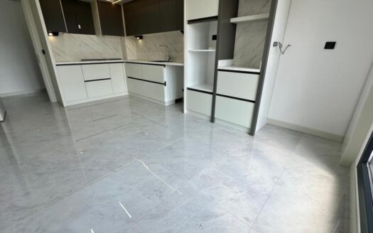 KARAGASANLI’DA 3+1 EVB. BANYOLU-GİYİNME ODALI ARAKAT DAİRE