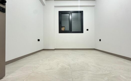 ŞEMİKLER’DE 3+1 SİTE KONSEPTİNDE CAM BALKONLU CADDE ÜZERİ KUPON DAİRE
